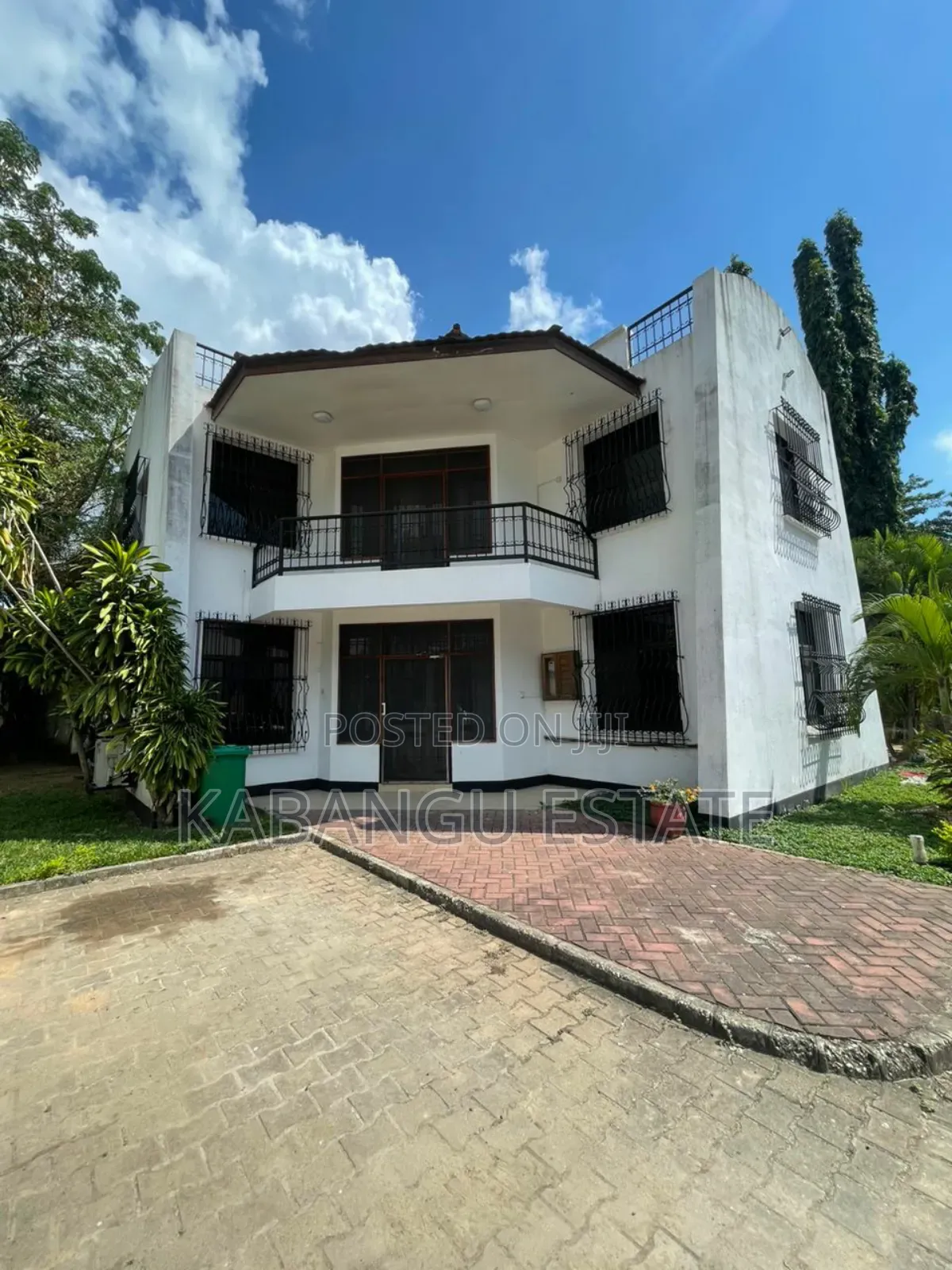 Furnished 4bdrm Villa in Ada Estates for rent