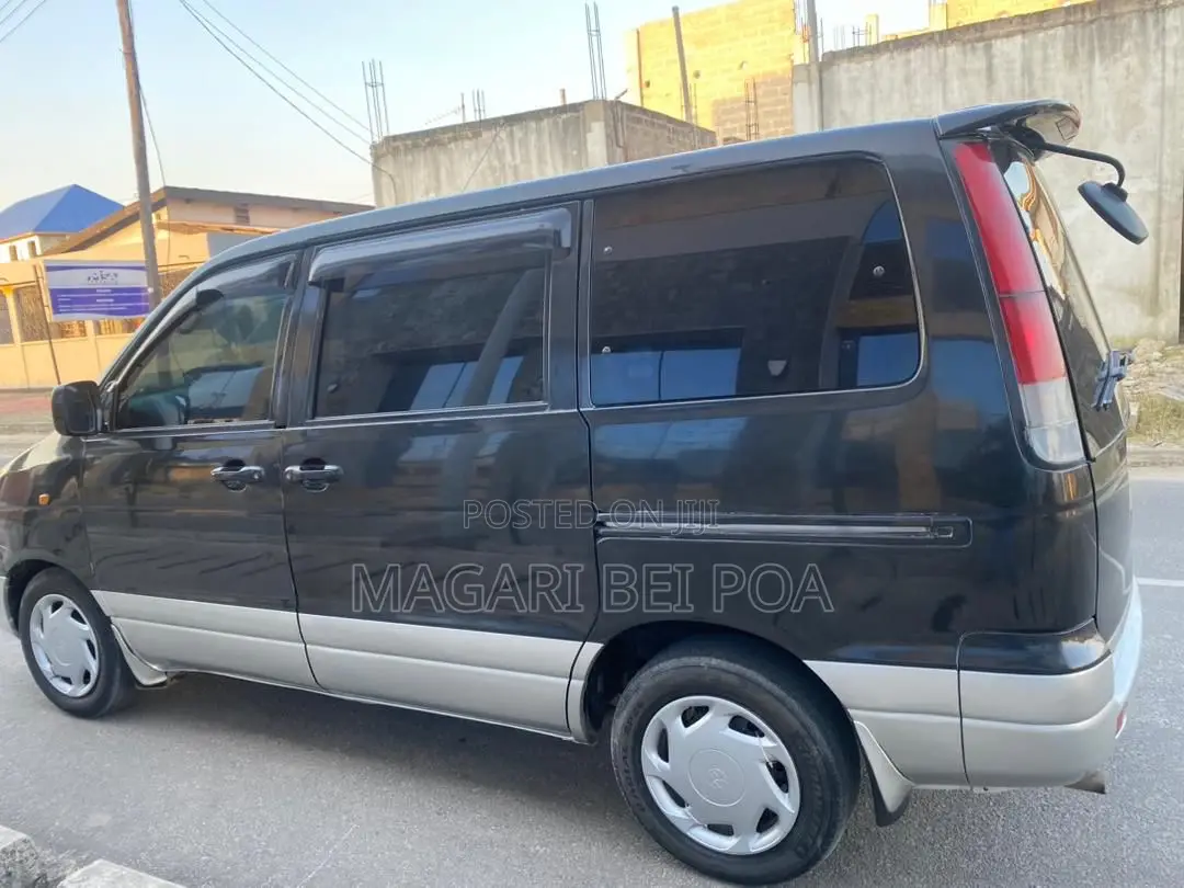 Toyota Noah 2003 Black