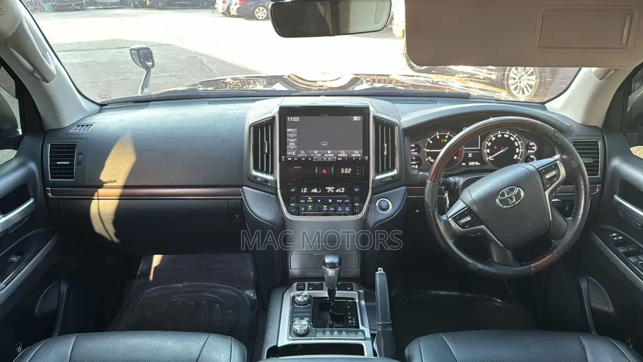 Toyota Land Cruiser 4.5 V8 VXR 2018 Black