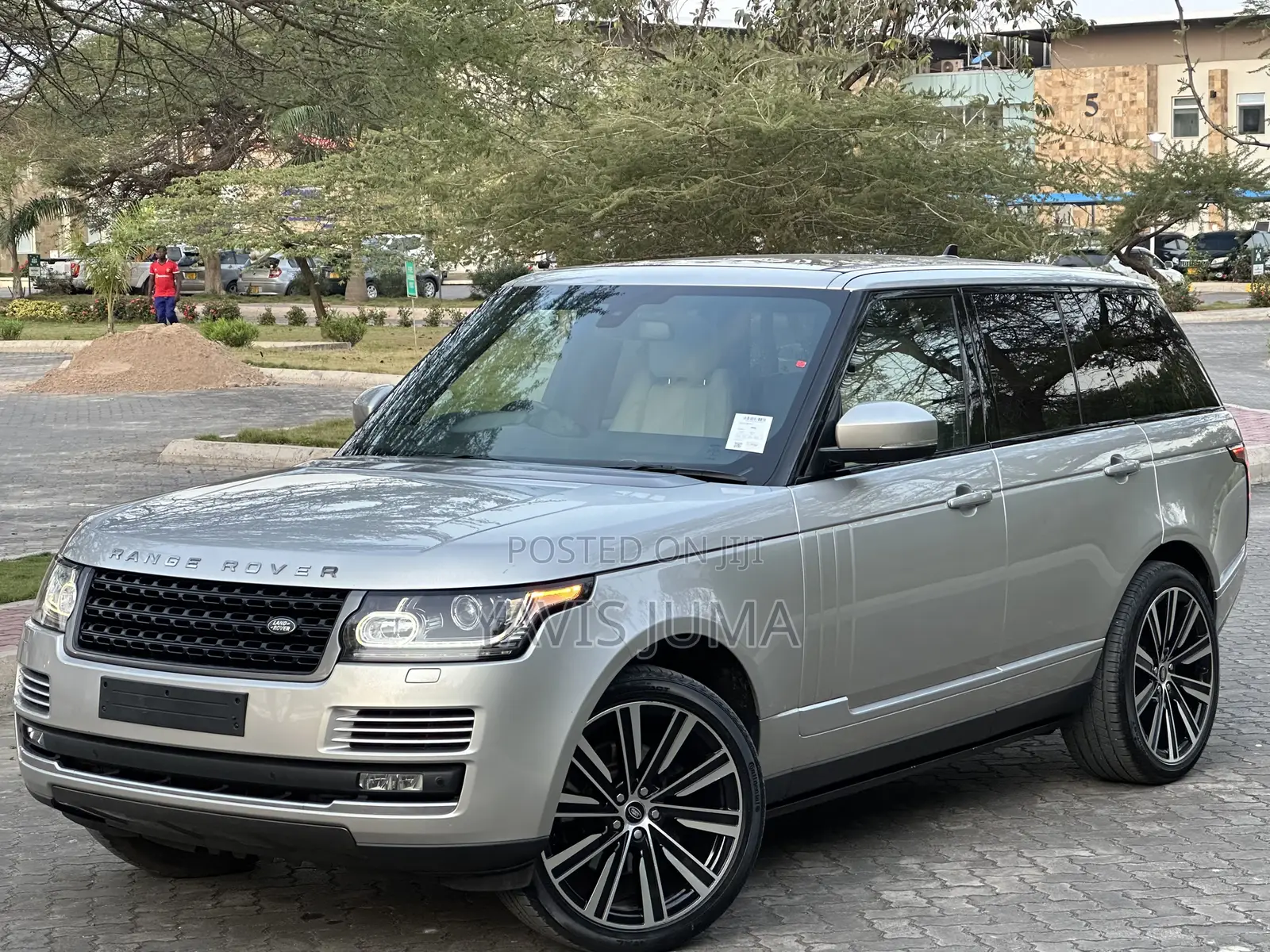 Land Rover Discovery 2015 Gold
