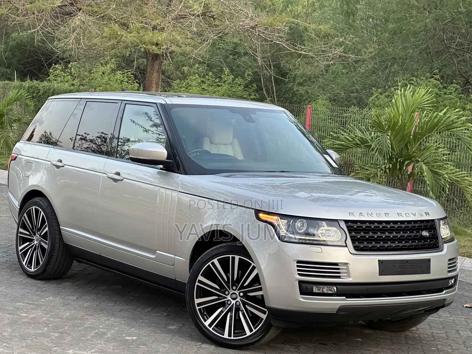Land Rover Discovery 2015 Gold