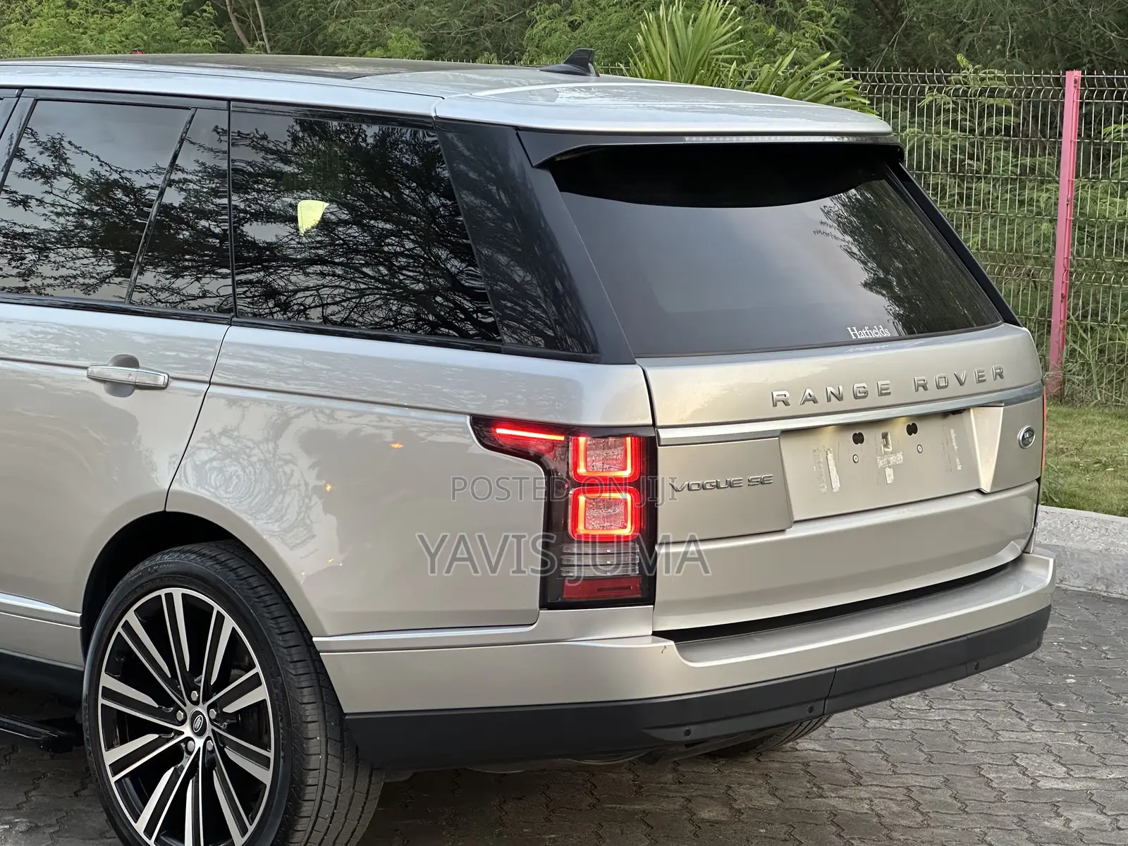 Land Rover Discovery 2015 Gold
