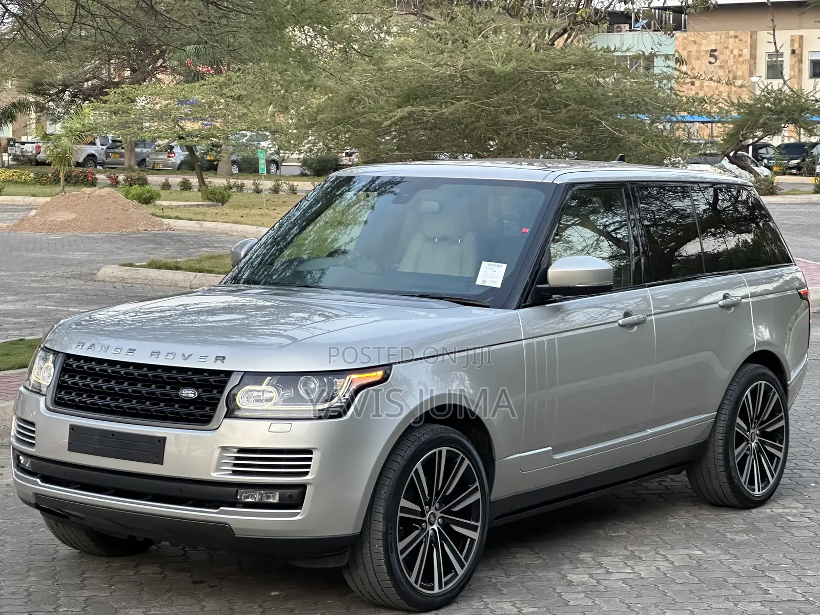 Land Rover Discovery 2015 Gold