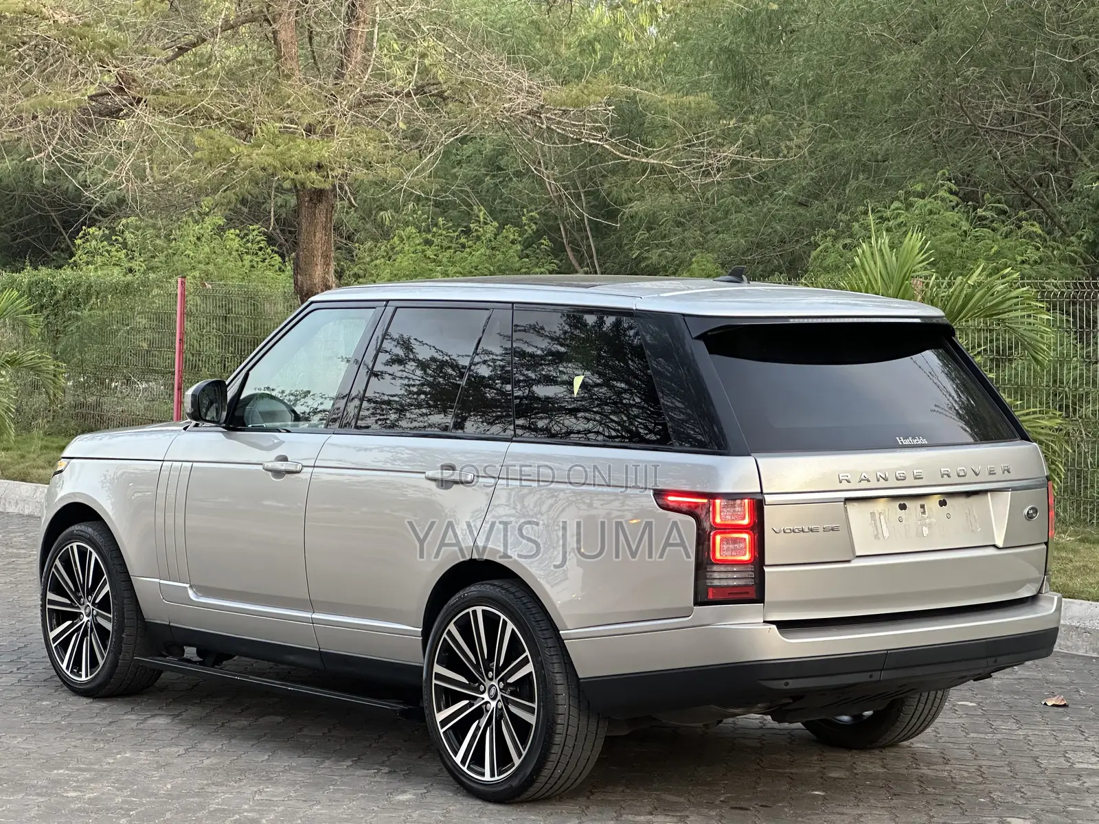 Land Rover Discovery 2015 Gold
