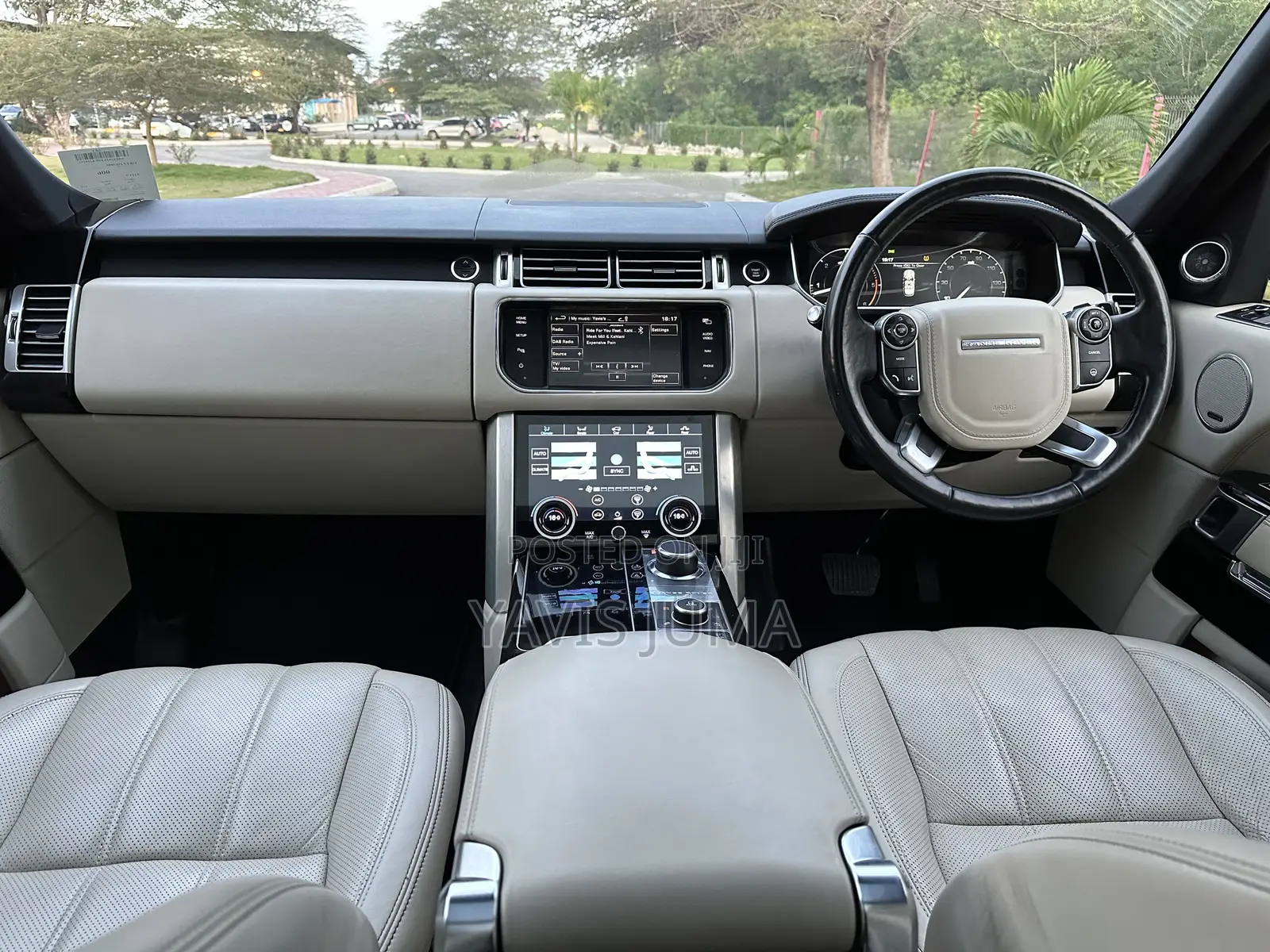 Land Rover Discovery 2015 Gold