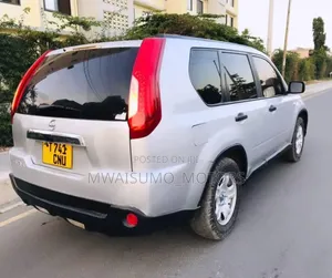 Nissan X-Trail 2010 Silver