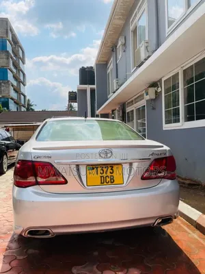 Toyota Crown 2011 Silver