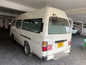Nissan Caravan (Urvan) 2003 White