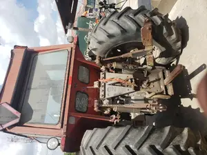 Massey Furgesson 1135 Tractor