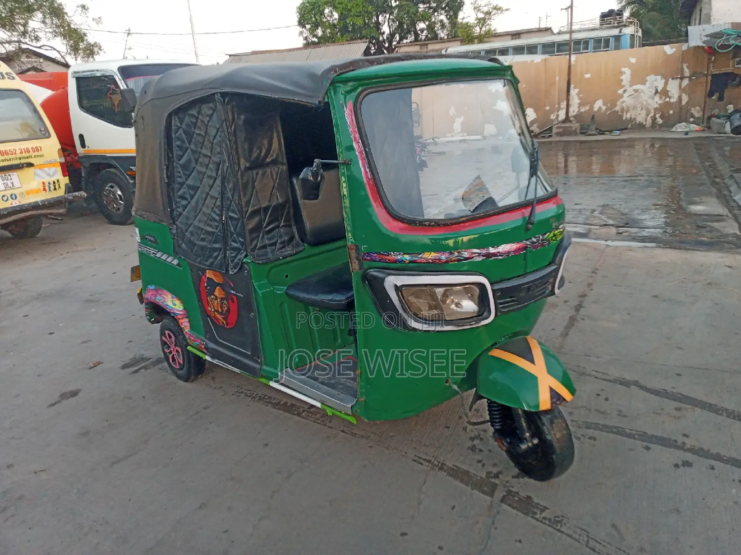 Bajaj Avenger 200 2023 Green