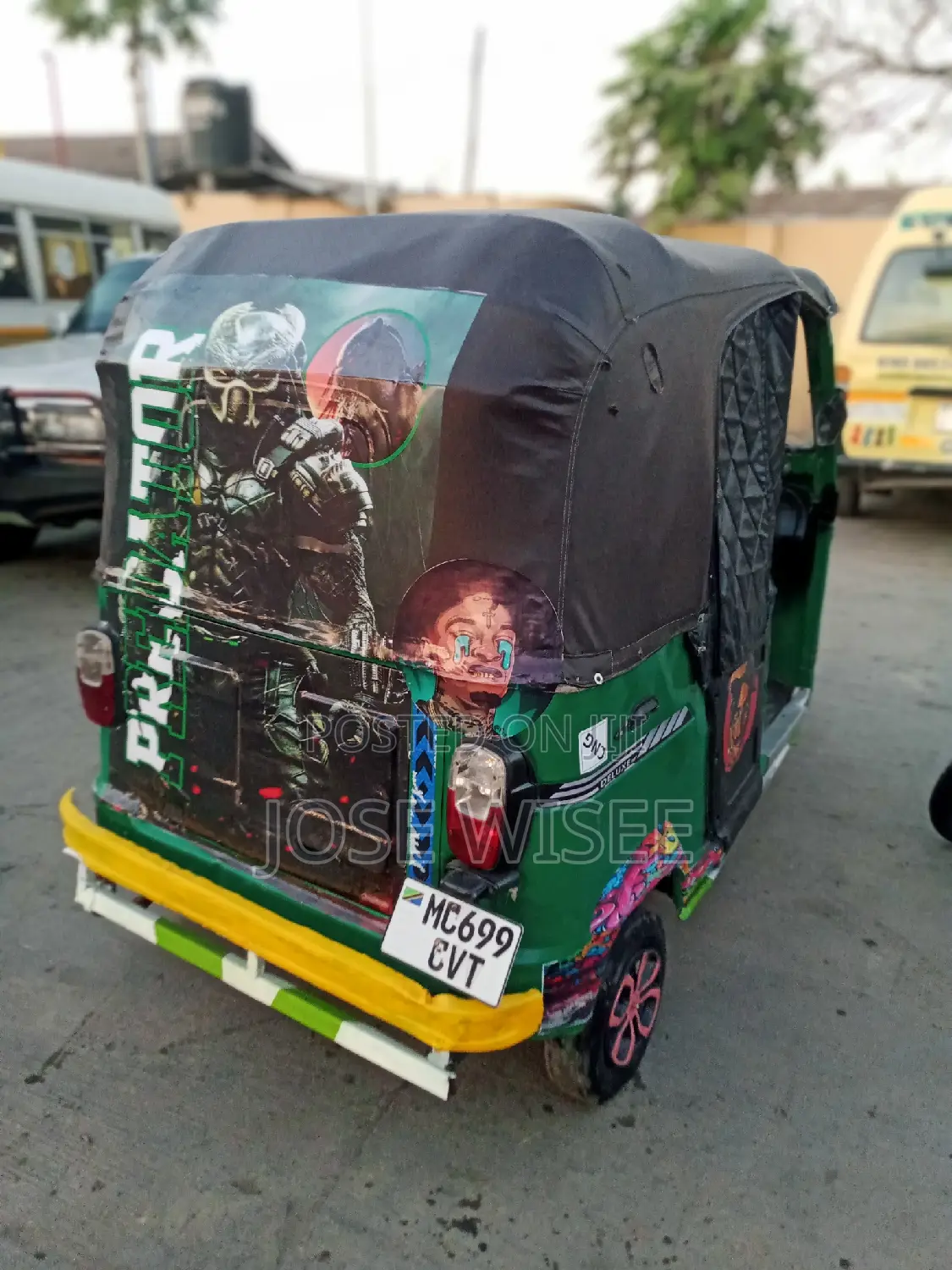 Bajaj Avenger 200 2023 Green