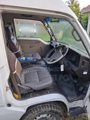 Nissan Caravan (Urvan) 2000 White