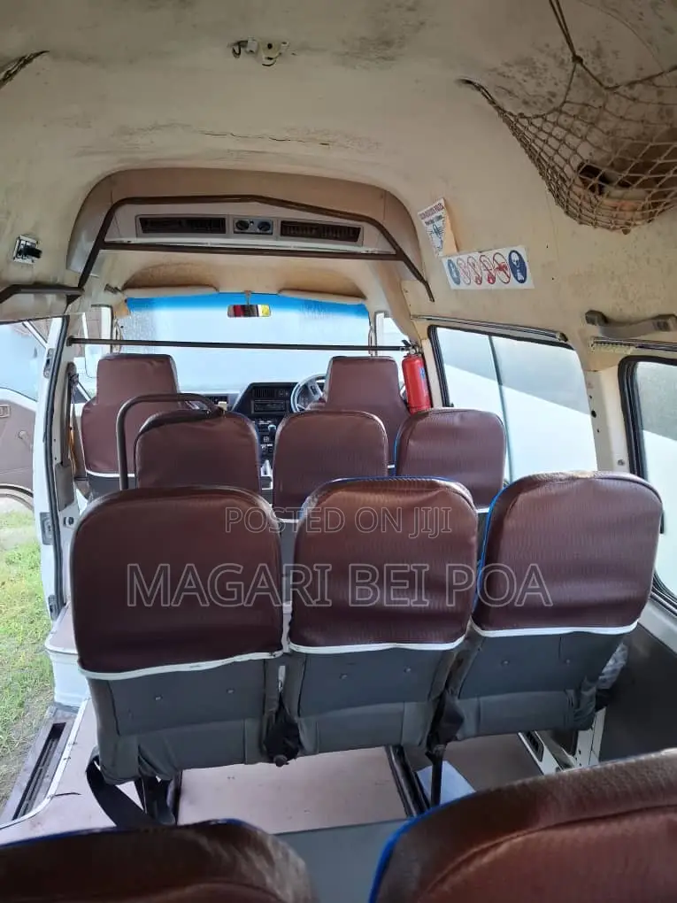 Nissan Caravan (Urvan) 2000 White