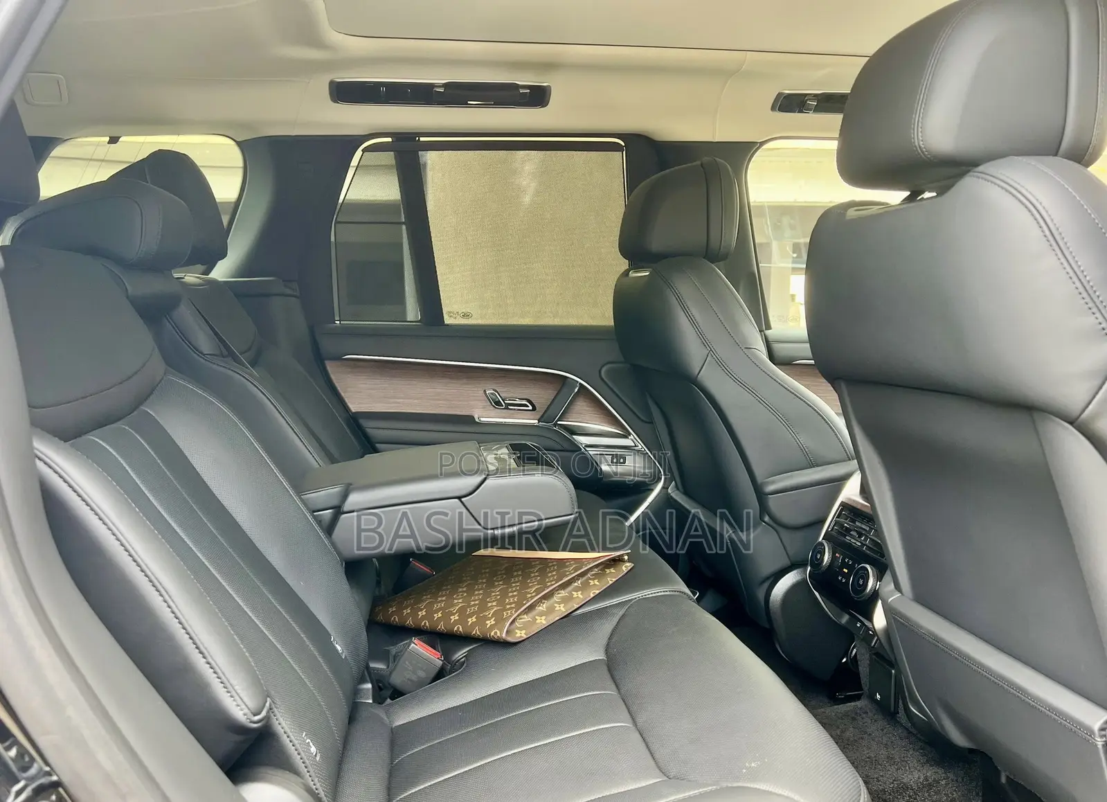 Land Rover Range Rover Vogue 2024 Black