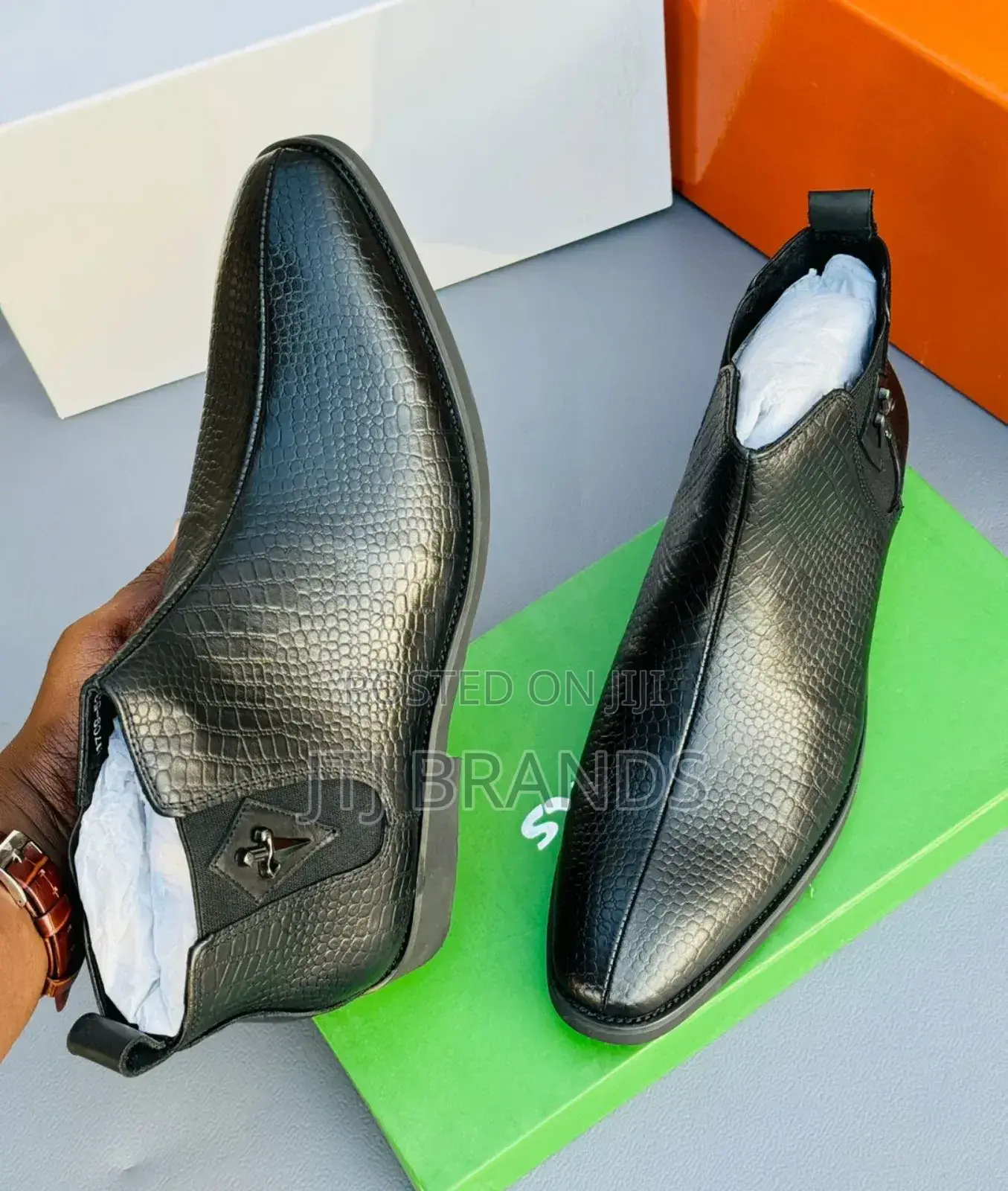 Best Leather Travota