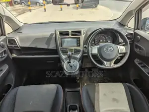 Toyota Ractis 2010 Black