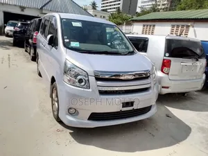Toyota Noah 2008 Silver
