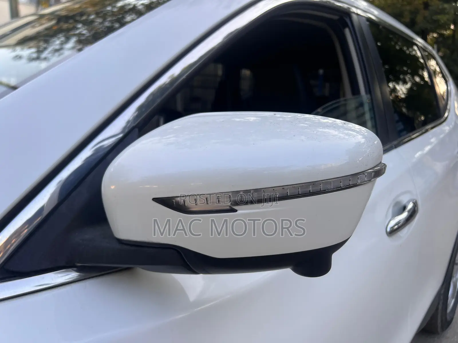Nissan X-Trail 2.0 Petrol FWD 2015 White