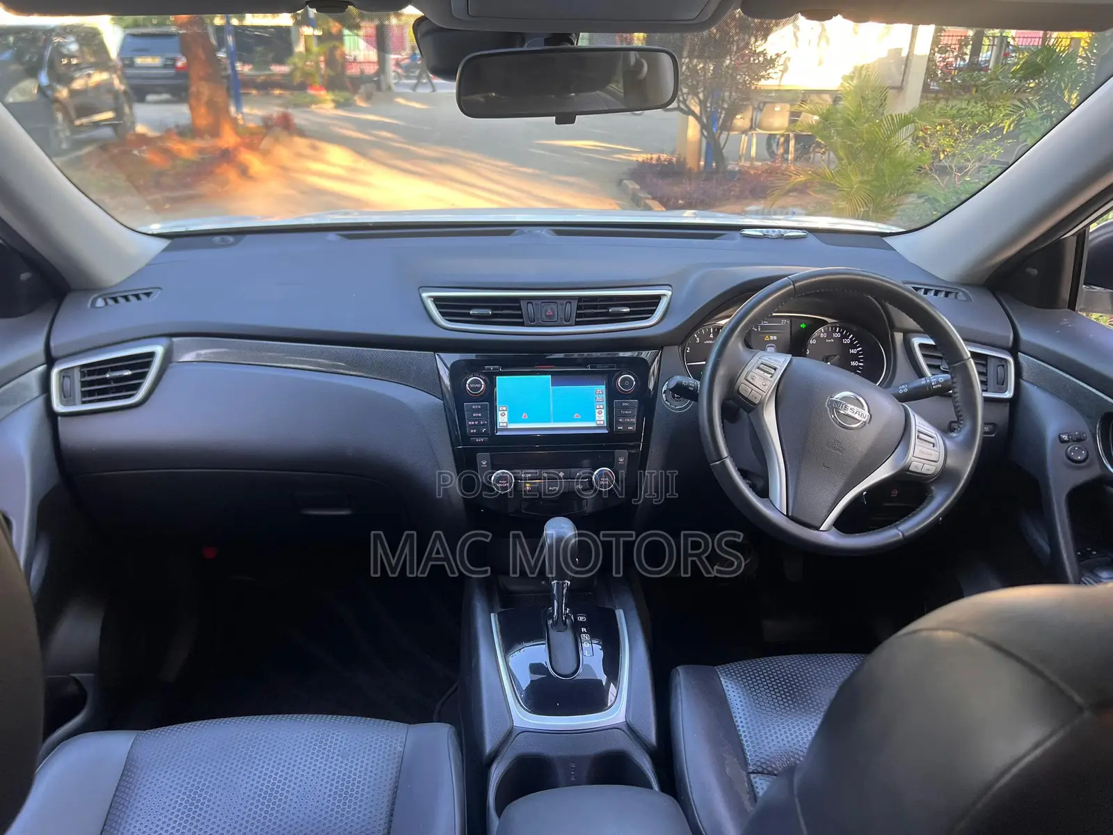 Nissan X-Trail 2.0 Petrol FWD 2015 White