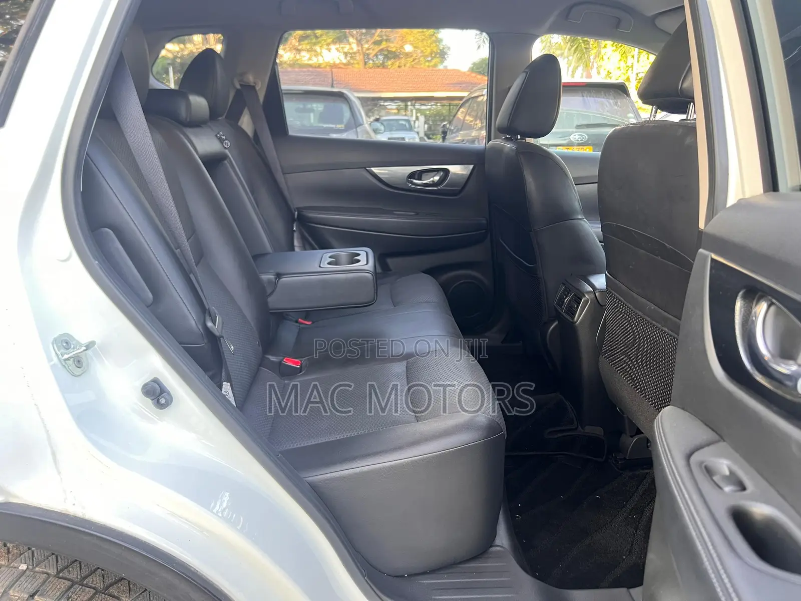 Nissan X-Trail 2.0 Petrol FWD 2015 White