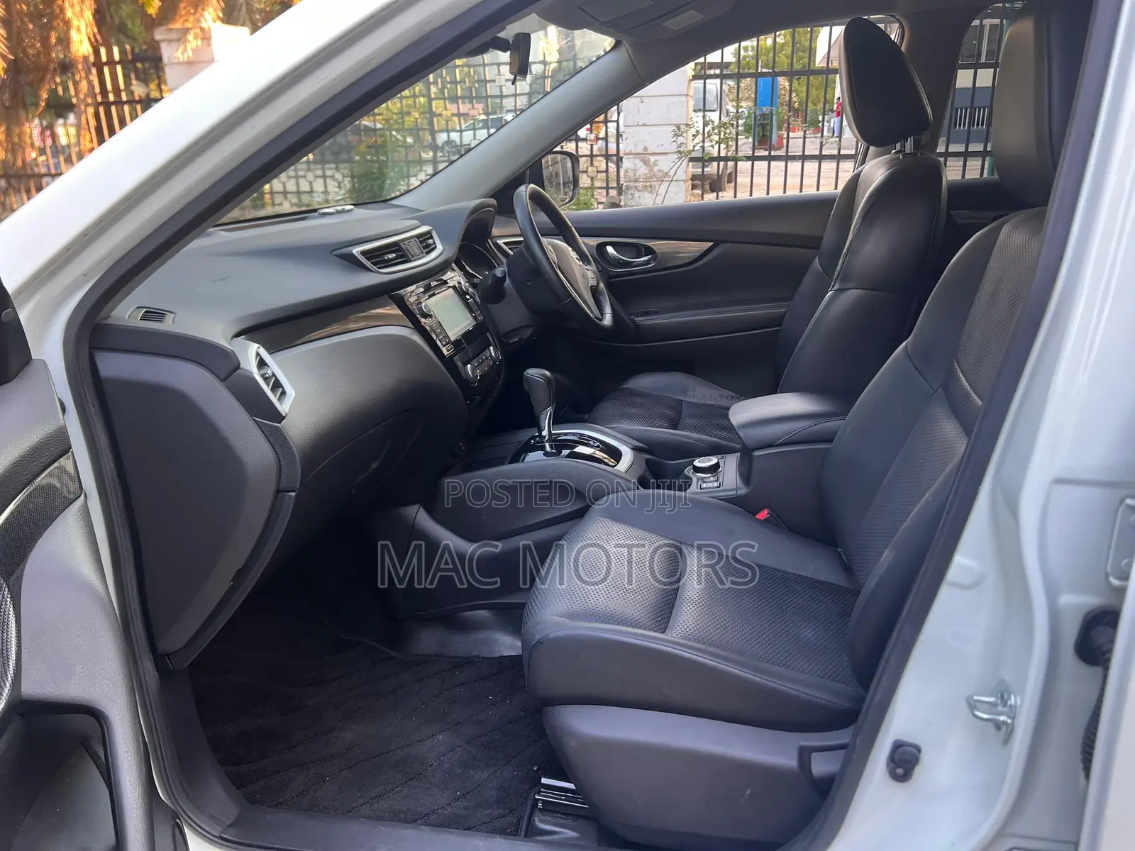 Nissan X-Trail 2.0 Petrol FWD 2015 White
