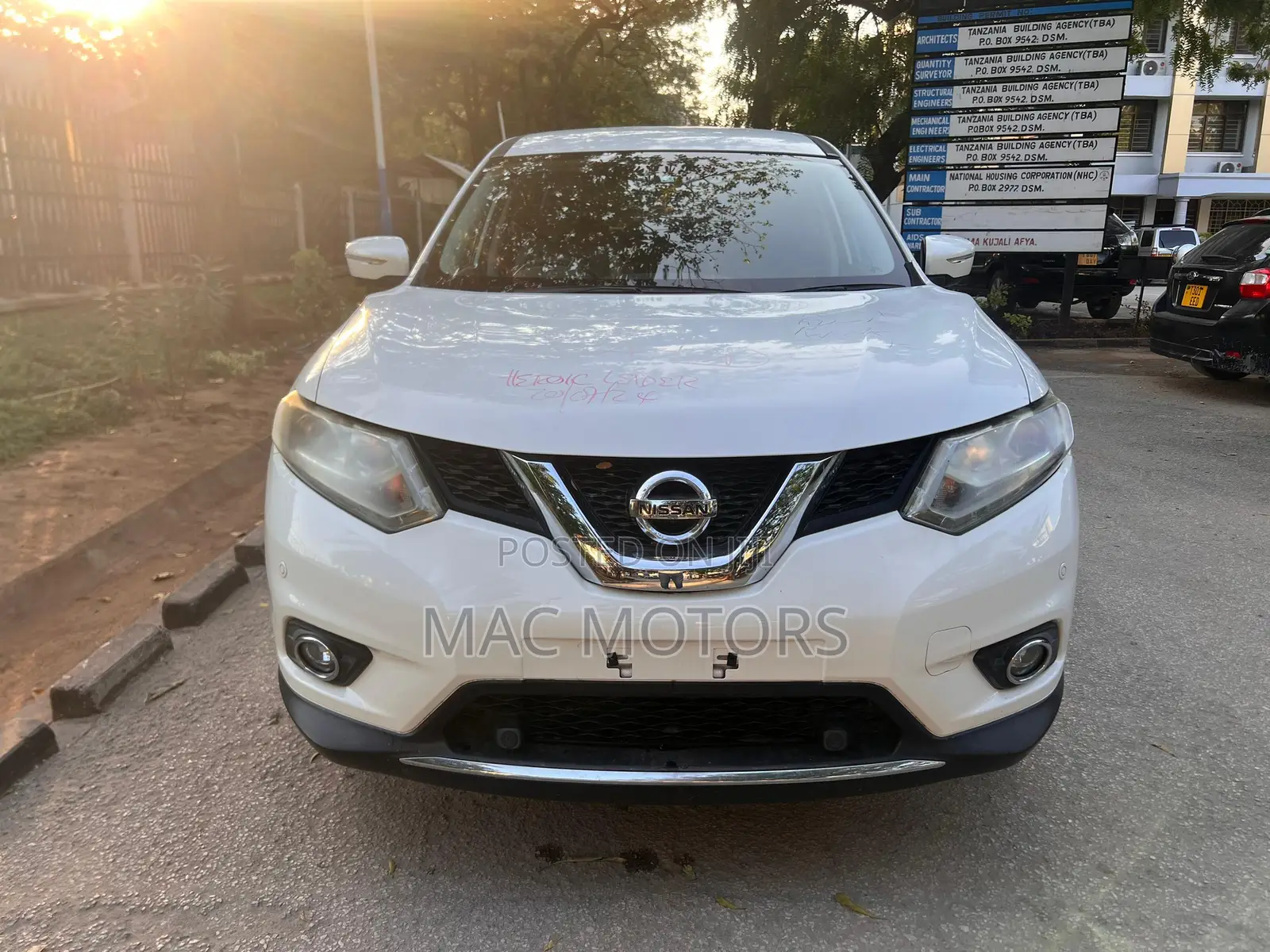 Nissan X-Trail 2.0 Petrol FWD 2015 White