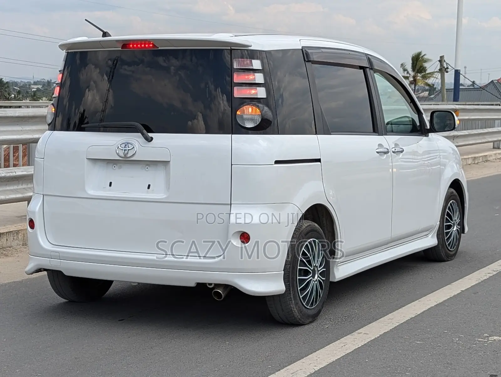 Toyota Sienta 2008 White