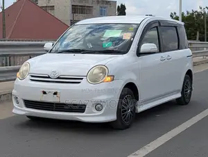Toyota Sienta 2008 White