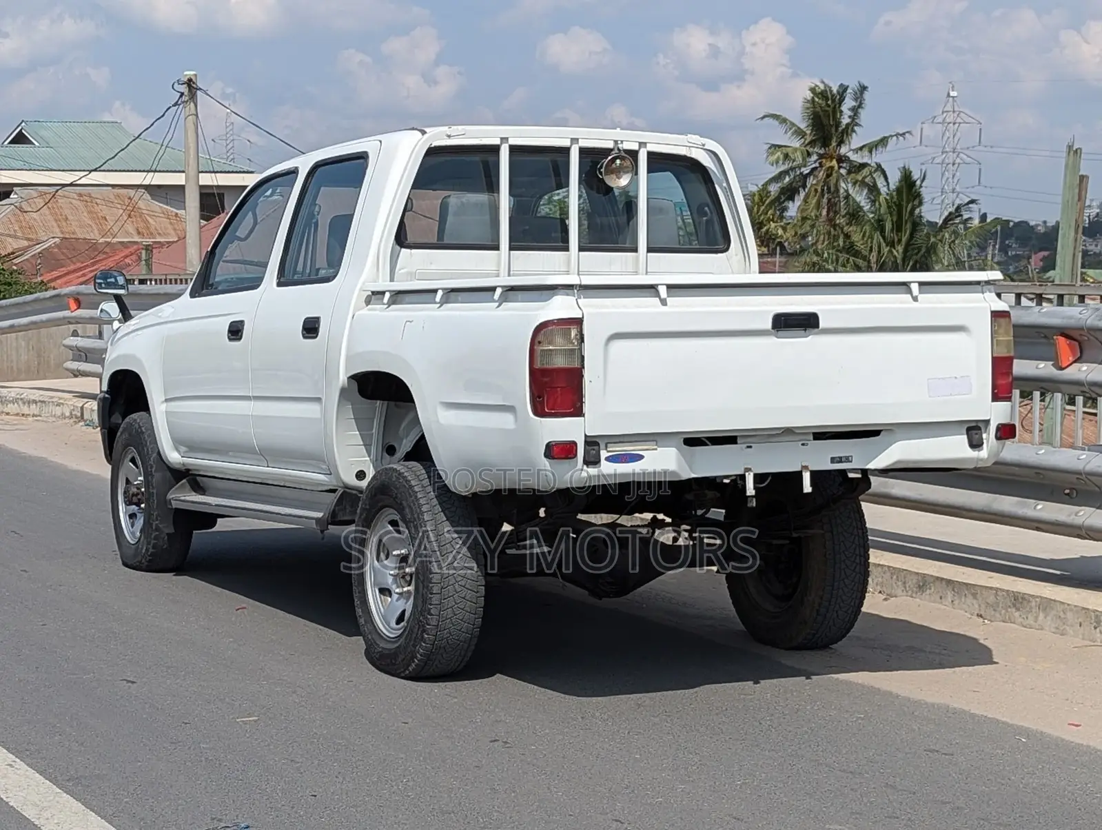 Toyota Hilux 1999 White