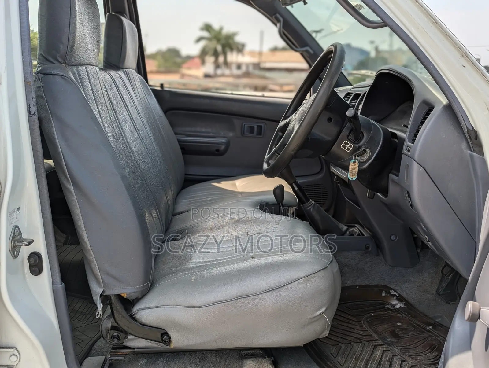 Toyota Hilux 1999 White