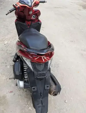 Honda 2010 Red
