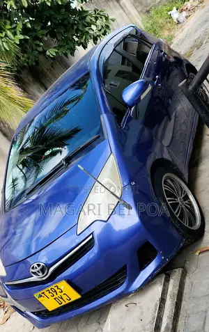 Toyota Ractis 2005 Blue