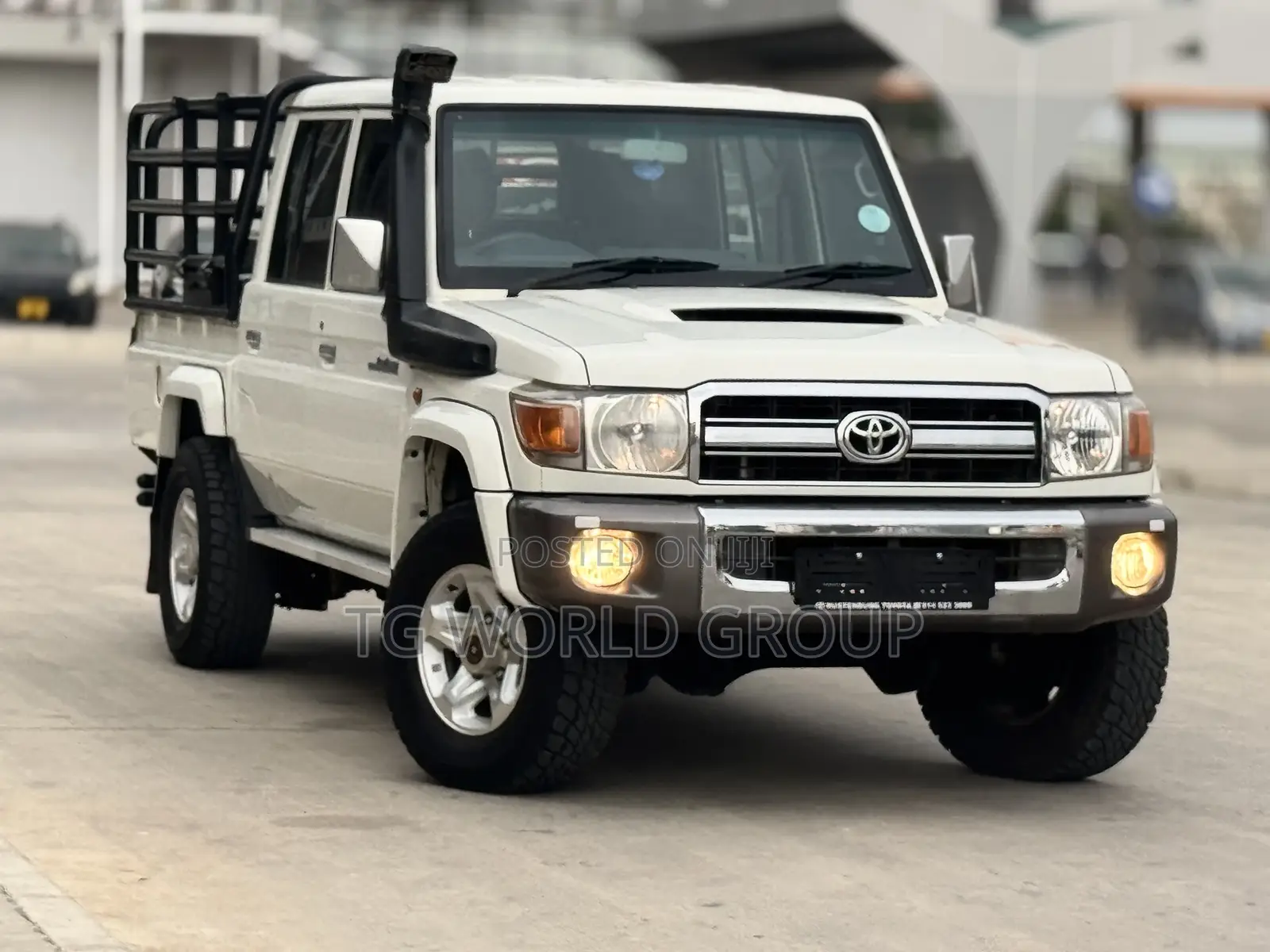 Toyota Land Cruiser 2014 White