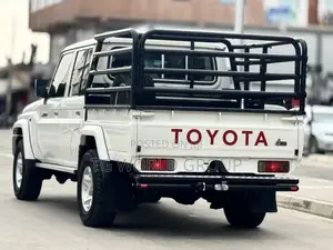 Toyota Land Cruiser 2014 White