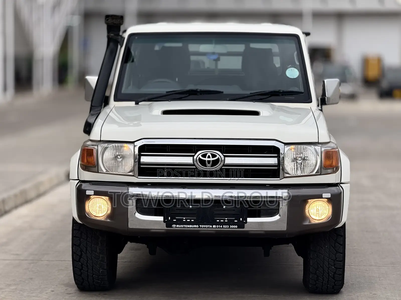 Toyota Land Cruiser 2014 White