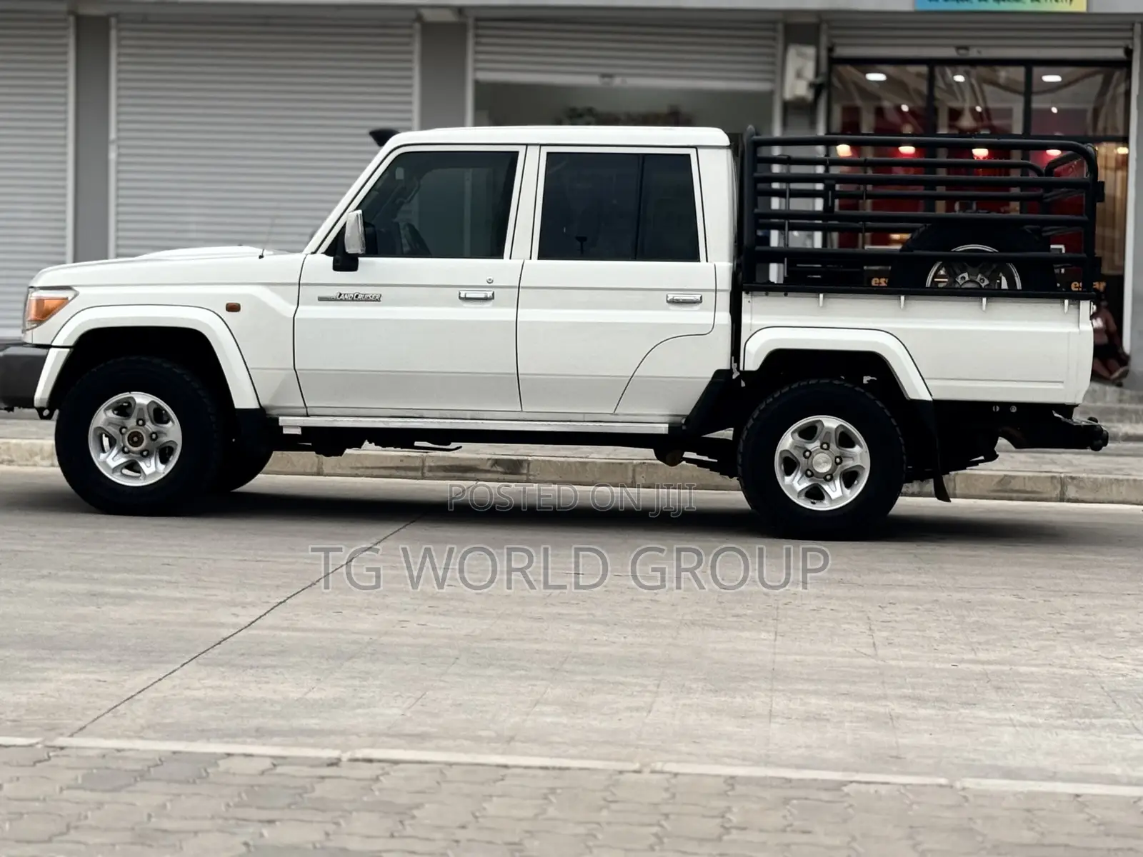 Toyota Land Cruiser 2014 White