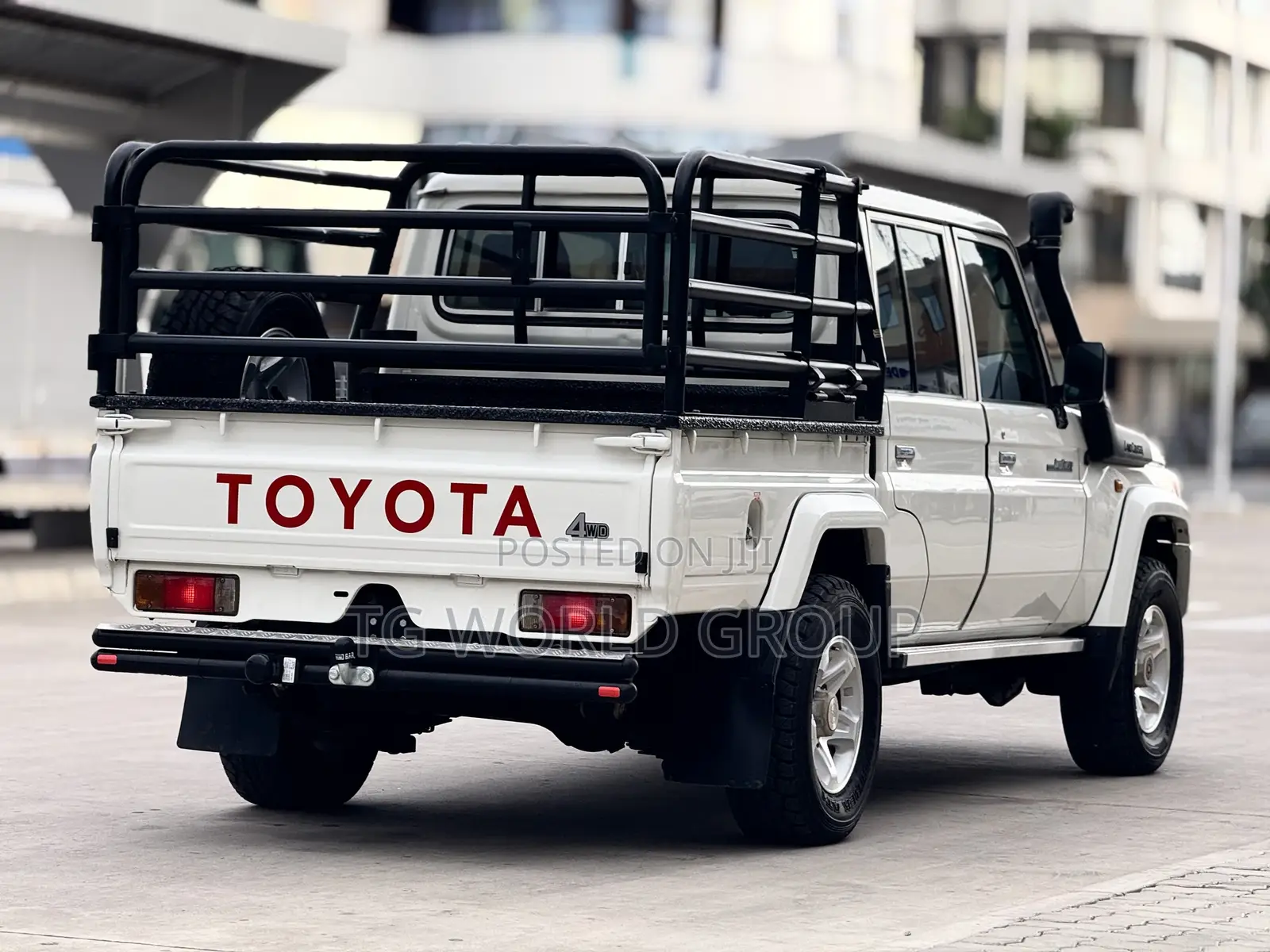 Toyota Land Cruiser 2014 White