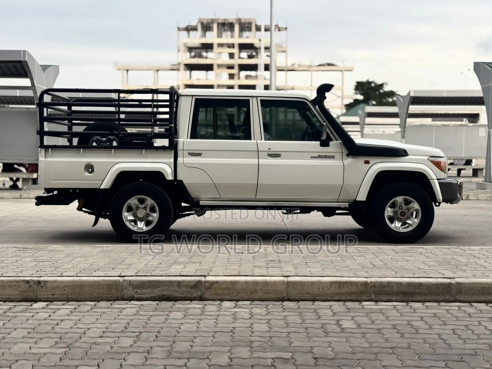 Toyota Land Cruiser 2014 White