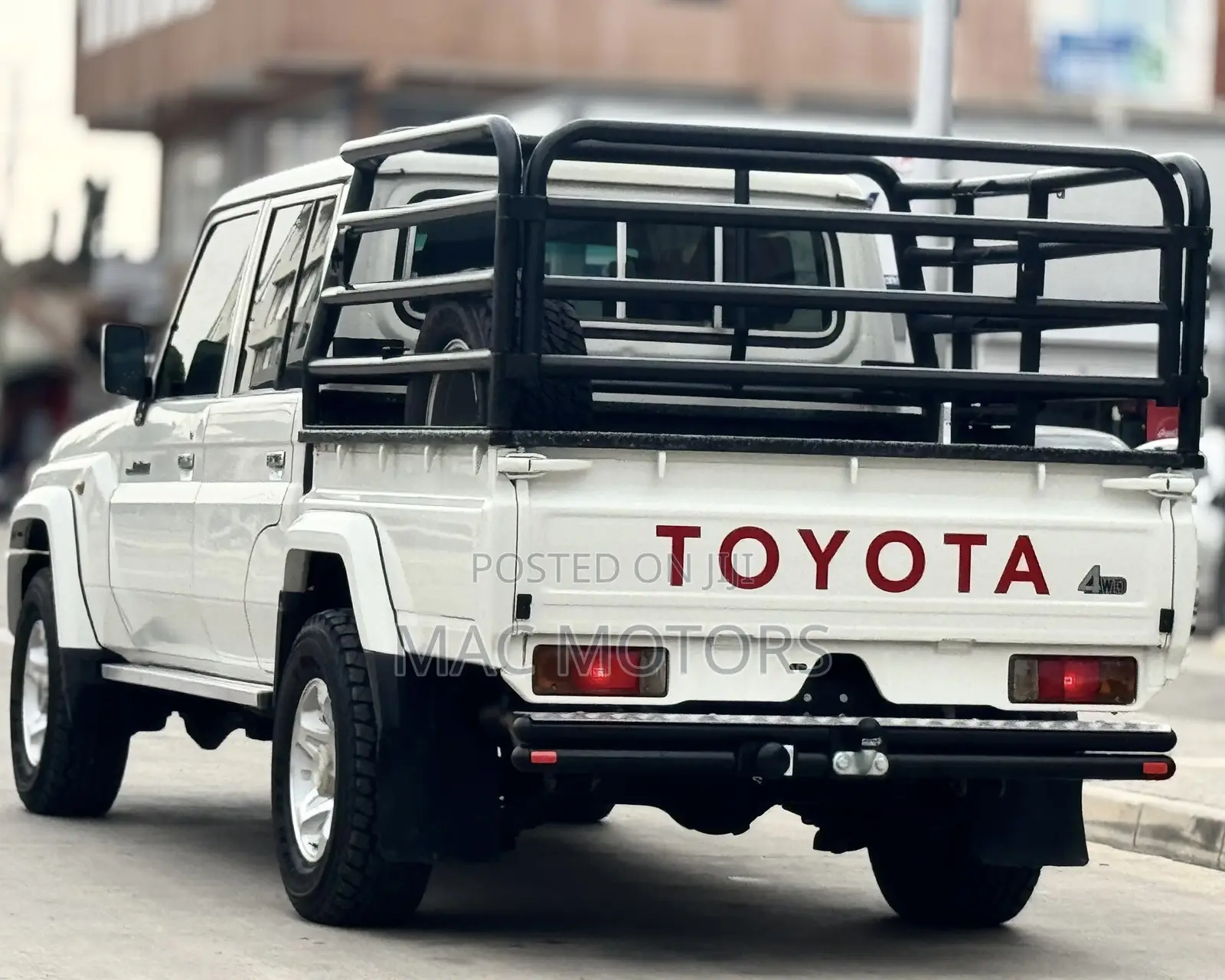 Toyota Land Cruiser 2014 White