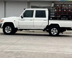 Toyota Land Cruiser 2014 White