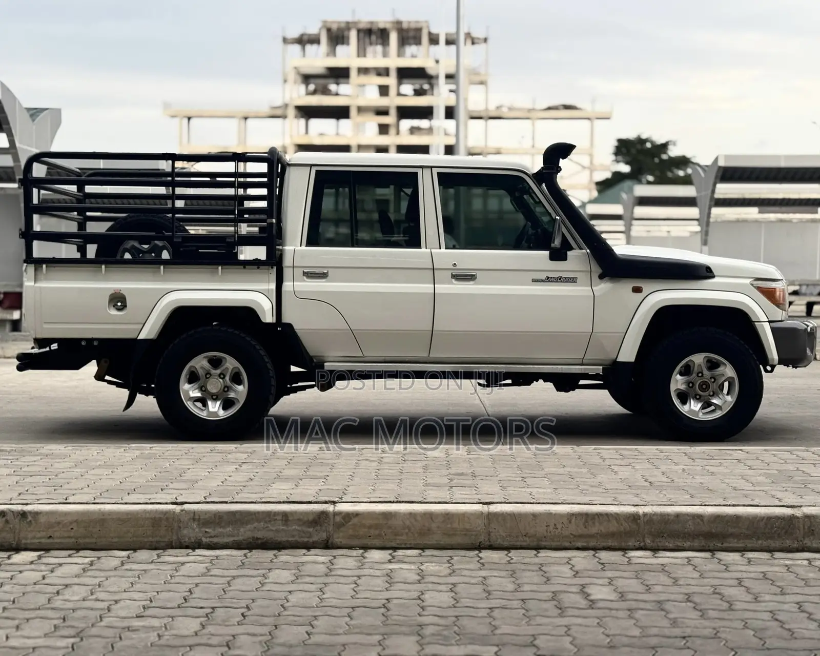 Toyota Land Cruiser 2014 White