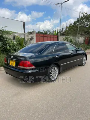 Toyota Crown Royale 2005 Black
