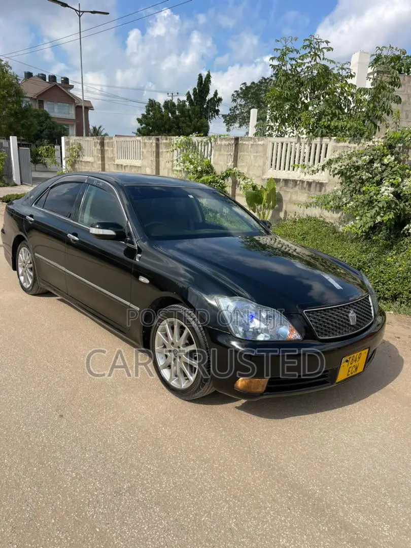 Toyota Crown Royale 2005 Black