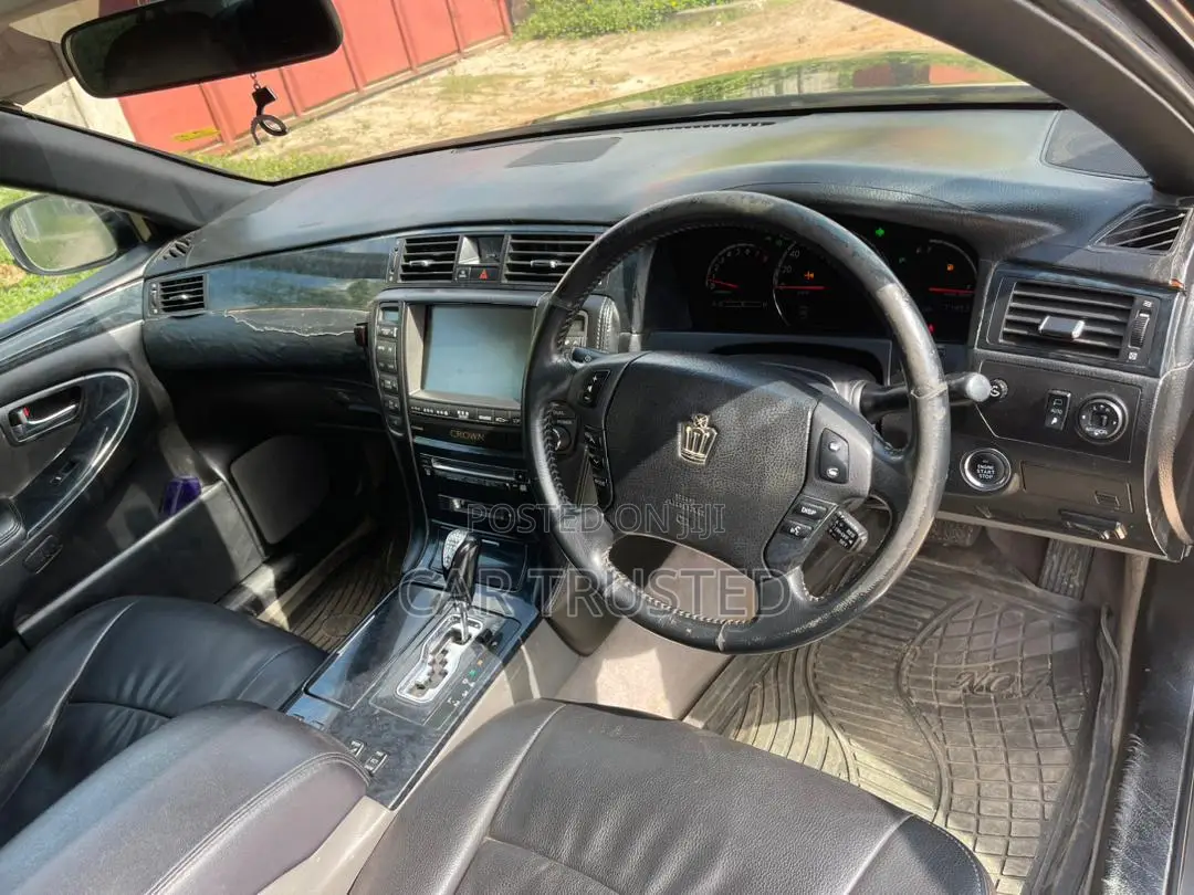 Toyota Crown Royale 2005 Black