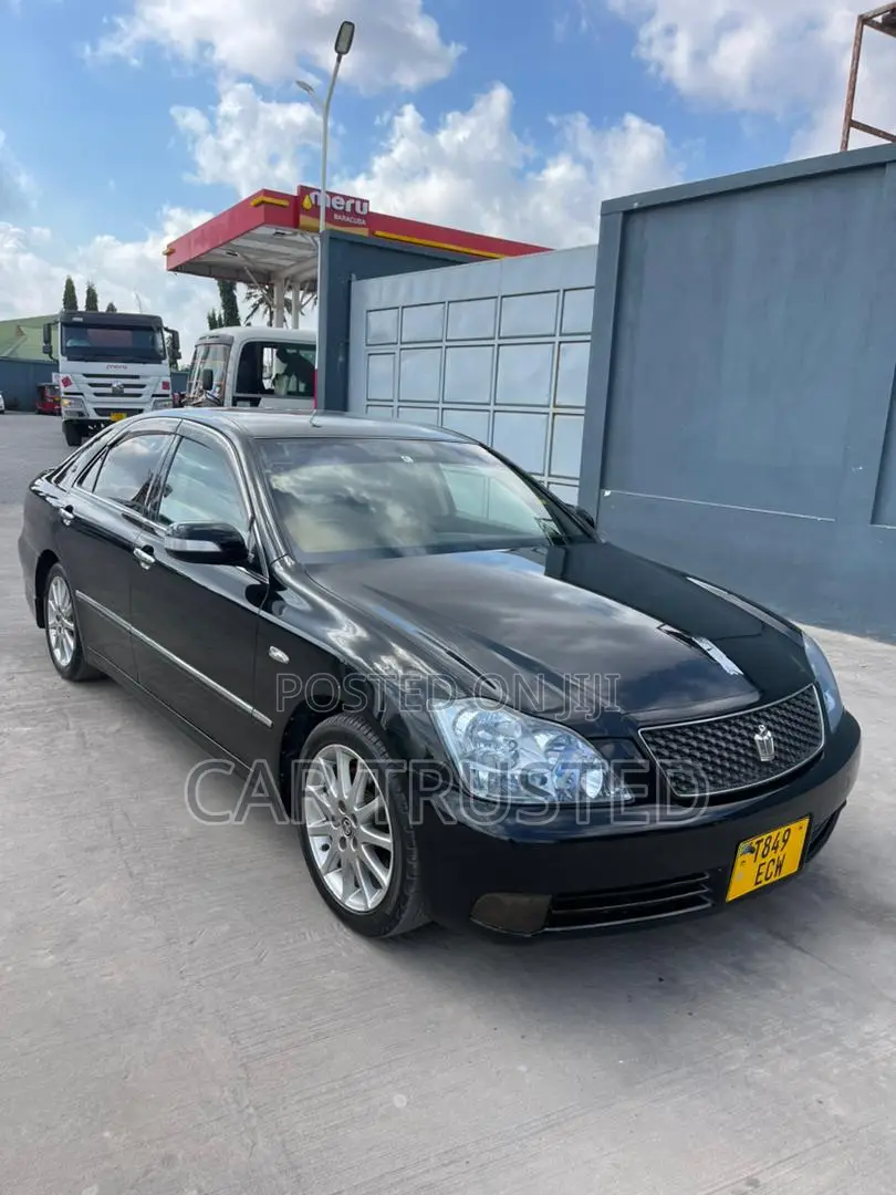 Toyota Crown Royale 2005 Black