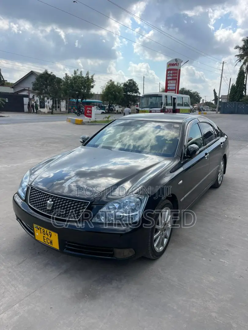 Toyota Crown Royale 2005 Black