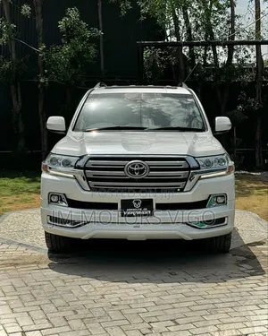 Toyota Land Cruiser 2016 Pearl