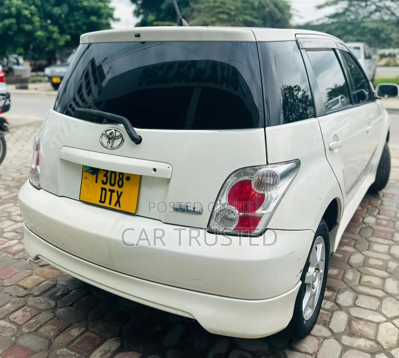 Toyota IST 2004 White