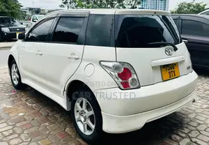 Toyota IST 2004 White