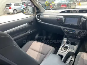 Toyota Hilux 2018 Black
